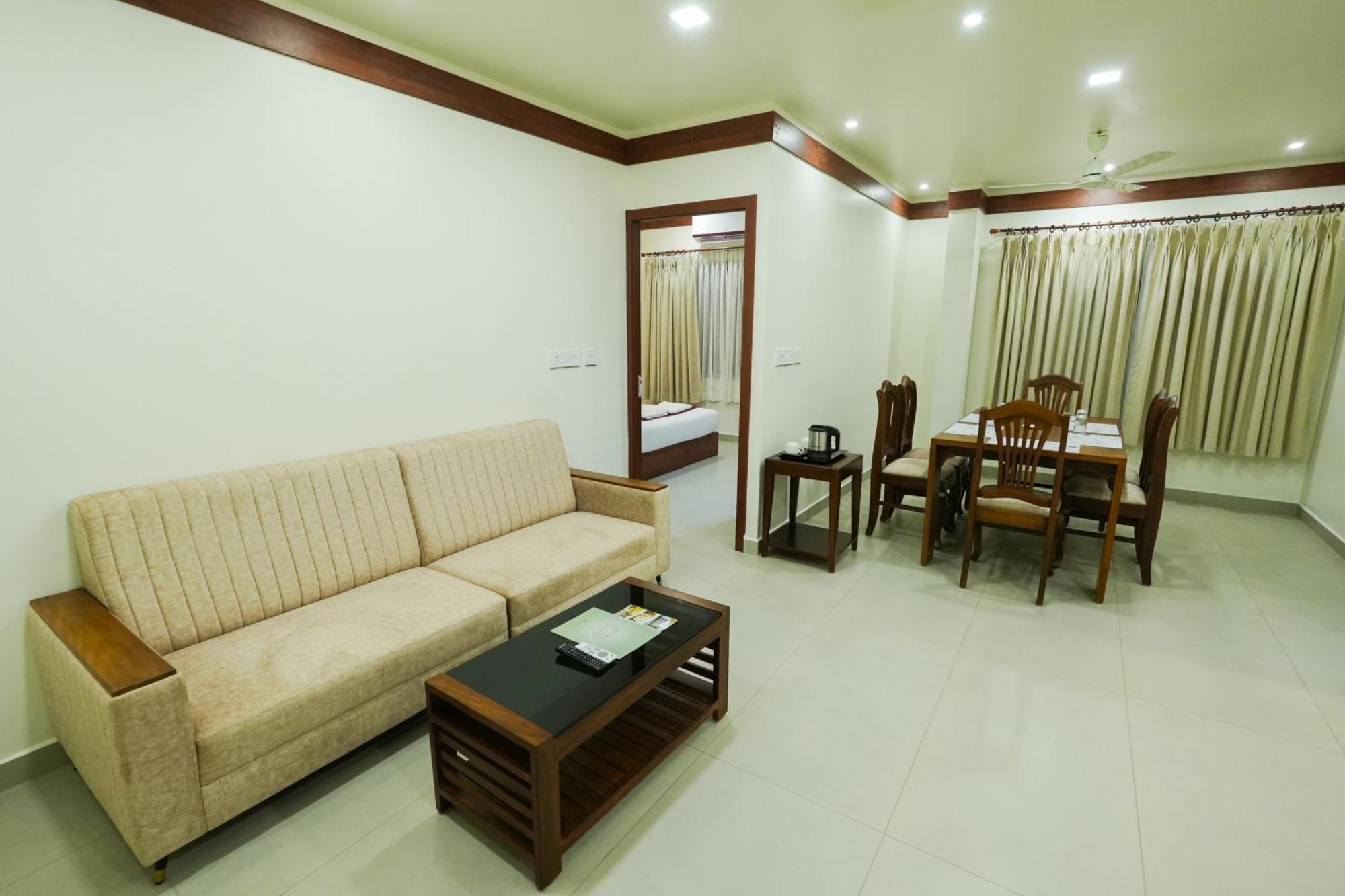 فندق Royalton Residency Mundakāyam المظهر الخارجي الصورة